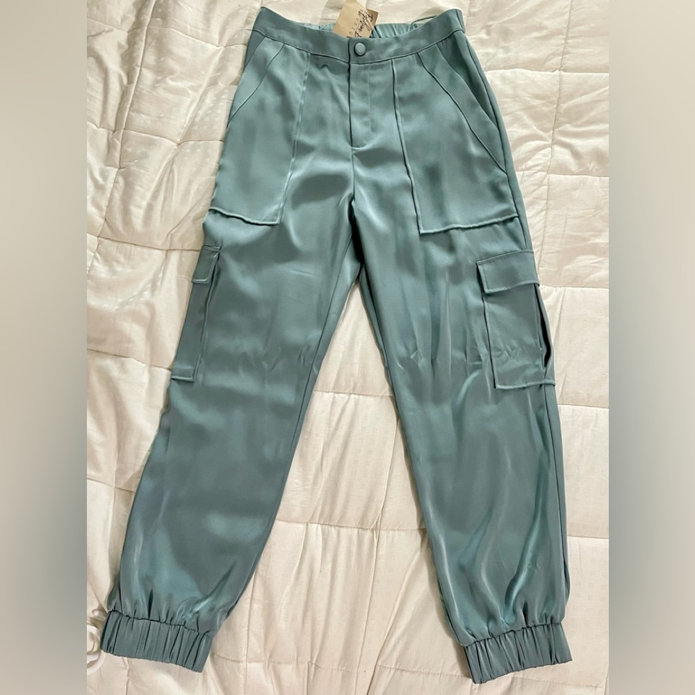 Strut & Bolt satin cargo pants- sz Large NWT